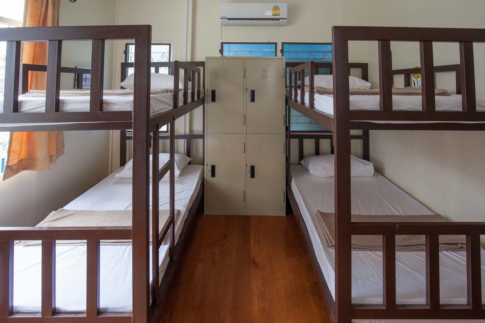 Samsen 360 Hostel Bangkok Exterior foto